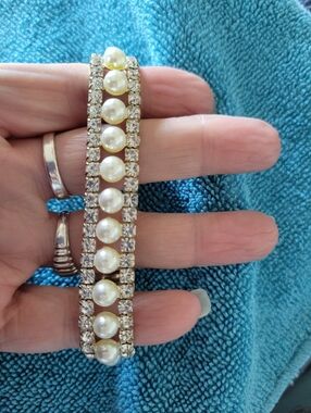 Pearl & Crystal Stretch Bracelet - White Faux Pearls with Clear Crystals